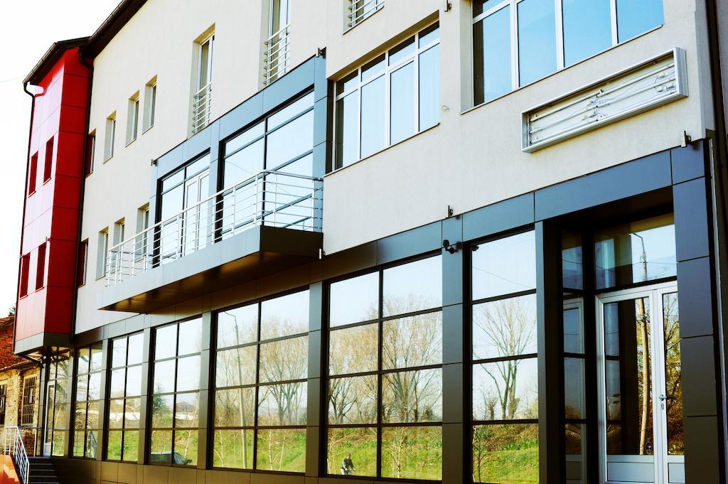 Garni Hotel Crystal Ice Nis Exterior photo