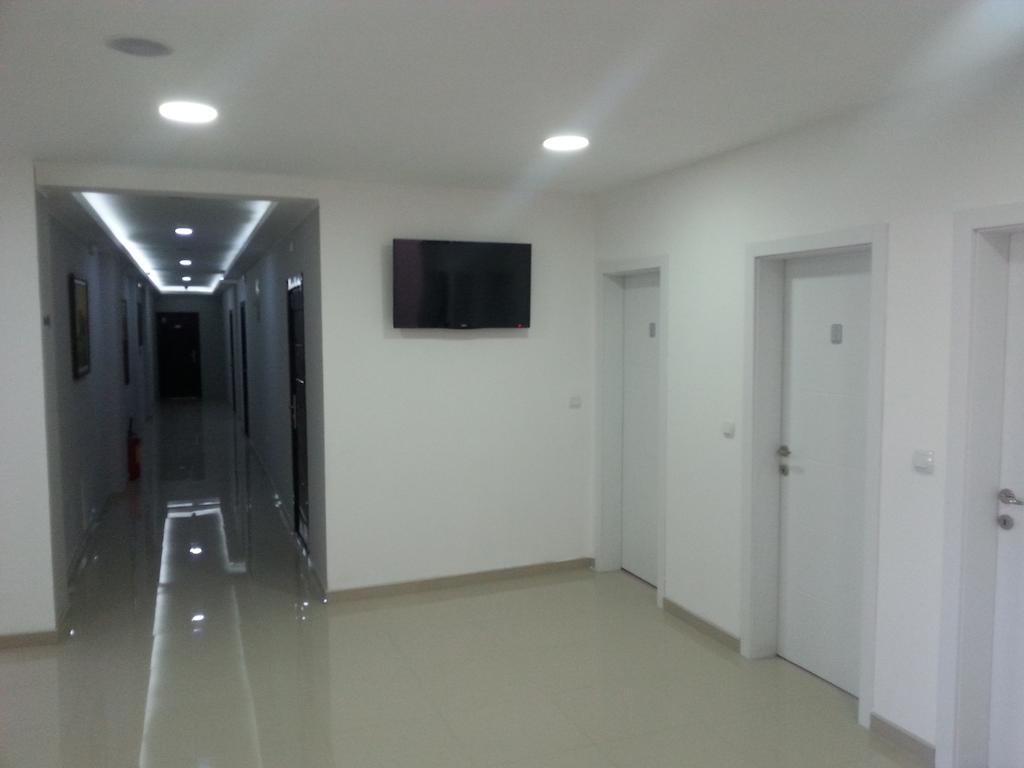Garni Hotel Crystal Ice Nis Exterior photo